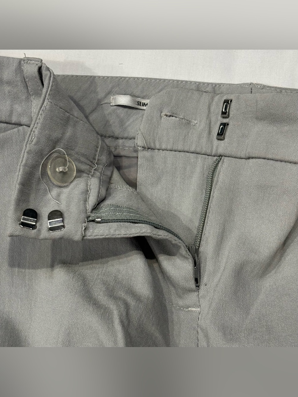 Van Heusen Women Size 4 Gray Stretch Slim Fit Ankle Pants Dress Slacks - Picture 6 of 10